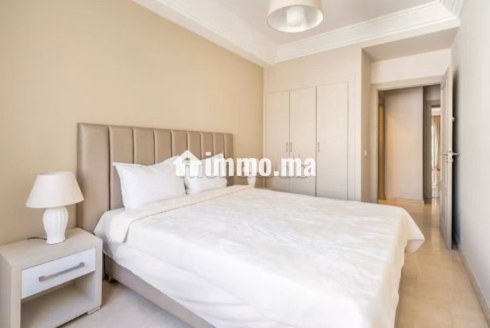 magnifique-appartement-meuble-3-chambres-a-louer-sur-triangle-dor-big-13
