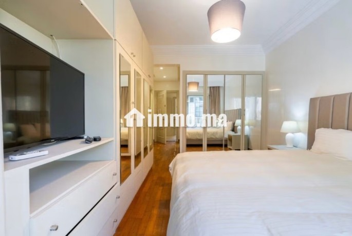 magnifique-appartement-meuble-3-chambres-a-louer-sur-triangle-dor-big-14