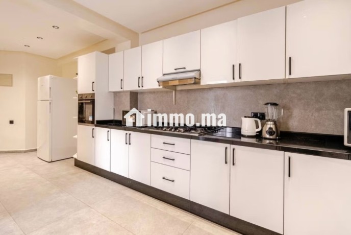 magnifique-appartement-meuble-3-chambres-a-louer-sur-triangle-dor-big-17