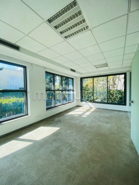 Bureaux à louer à Oasis. Surface de 138 m² - Location Immobilier - Casablanca - photo 2