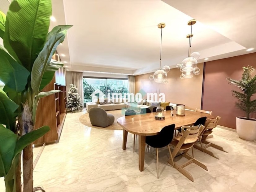 Magnifique appartement 3 chambres espace personnels a vendre sur Oasis 166m2,
2 places au parking - Vente Immobilier - Casablanca - photo 1