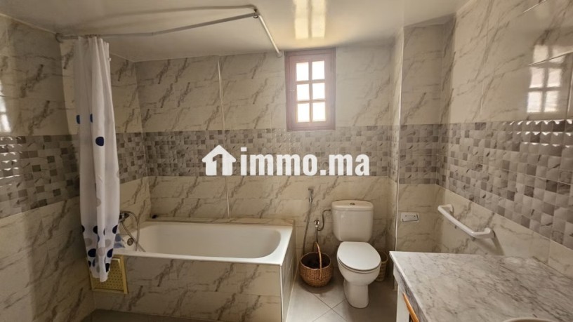 maison-a-vendre-route-casablanca-9-grandes-pieces-bien-meuble-ideal-pour-faire-une-maison-dhotes-big-19