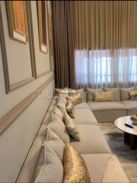 Apparemment 2 ch RDC à vendre entièrement rénové meublé neuf à Guéliz. Surface de 157 m² avec cour anglaise - Vente Immobilier - Marrakech - photo 2