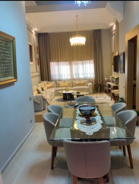 Apparemment 2 ch RDC à vendre entièrement rénové meublé neuf à Guéliz. Surface de 157 m² avec cour anglaise - Vente Immobilier - Marrakech - photo 3