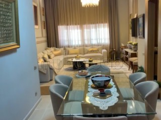 Apparemment 2 ch RDC à vendre entièrement rénové meublé neuf à Guéliz. Surface de 157 m² avec cour anglaise - Appartement à vendre - Marrakech