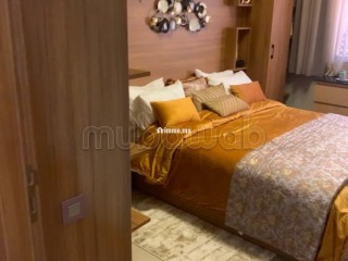 Apparemment 2 ch RDC à vendre entièrement rénové meublé neuf à Guéliz. Surface de 157 m² avec cour anglaise - Appartement à vendre - Marrakech