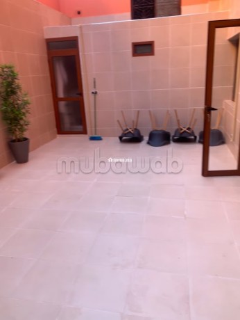 apparemment-2-ch-rdc-a-vendre-entierement-renove-meuble-neuf-a-gueliz-surface-de-157-m2-avec-cour-anglaise-big-12