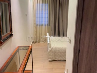 Beau duplex en RDC à vendre meublé a Victor Hugo Surface totale 97 m² avec cour anglaise incluse - Appartement à vendre - Marrakech