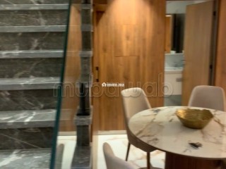 Beau duplex en RDC à vendre meublé a Victor Hugo Surface totale 97 m² avec cour anglaise incluse - Appartement à vendre - Marrakech