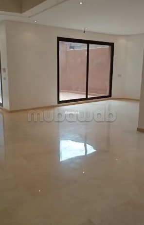 duplex-rare-de-305-m2-de-3-chambres-a-coucher-dans-un-quartier-tres-recherche-hivernage-big-0