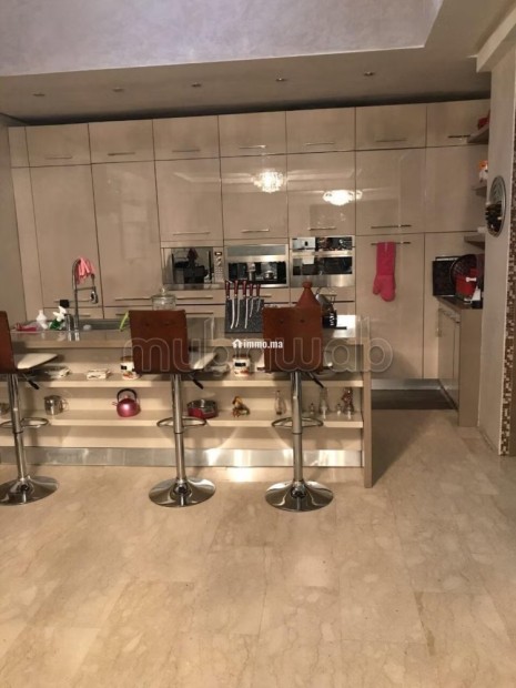 Bel appartement en duplex 156 m2 avec pièces à vivre 100 m2 à vendre à Guéliz. 2 belles chambres - Vente Immobilier - Marrakech - photo 7