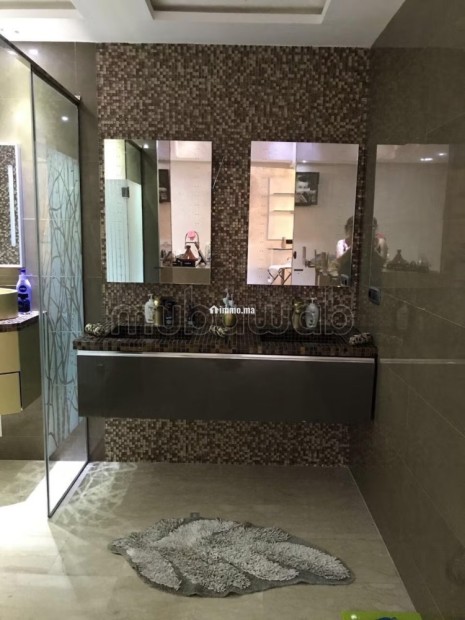 Bel appartement en duplex 156 m2 avec pièces à vivre 100 m2 à vendre à Guéliz. 2 belles chambres - Vente Immobilier - Marrakech - photo 8