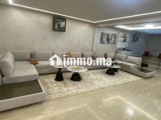 bel-appartement-en-duplex-156-m2-avec-pieces-a-vivre-100-m2-a-vendre-a-gueliz-2-belles-chambres