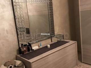 Bel appartement en duplex 156 m2 avec pièces à vivre 100 m2 à vendre à Guéliz. 2 belles chambres - Appartement à vendre - Marrakech