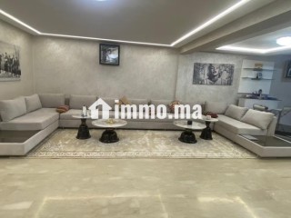 Bel appartement en duplex 156 m2 avec pièces à vivre 100 m2 à vendre à Guéliz. 2 belles chambres - Appartement à vendre - Marrakech