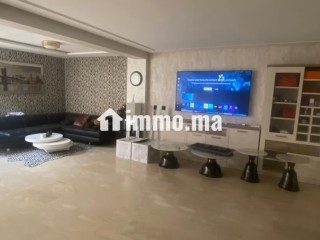 Bel appartement en duplex 156 m2 avec pièces à vivre 100 m2 à vendre à Guéliz. 2 belles chambres - Appartement à vendre - Marrakech