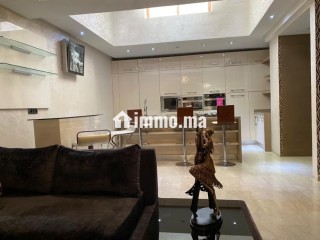 Bel appartement en duplex 156 m2 avec pièces à vivre 100 m2 à vendre à Guéliz. 2 belles chambres - Appartement à vendre - Marrakech