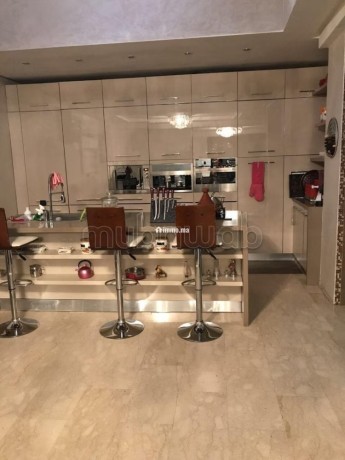 bel-appartement-en-duplex-156-m2-avec-pieces-a-vivre-100-m2-a-vendre-a-gueliz-2-belles-chambres-big-6
