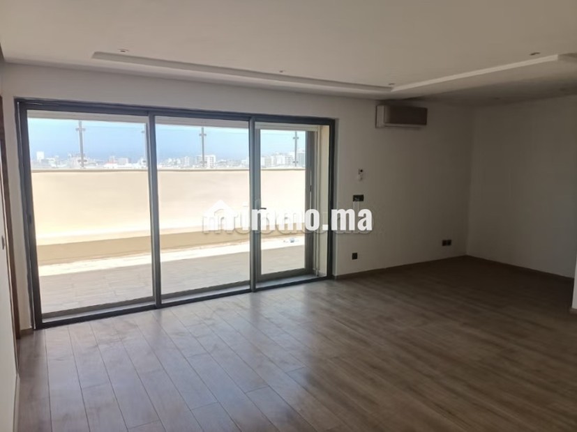 Superbe appartement à louer à Palmier.
Surface totale 170 m².
Avec ascenseur et terrasse - Location Immobilier - Casablanca - photo 1