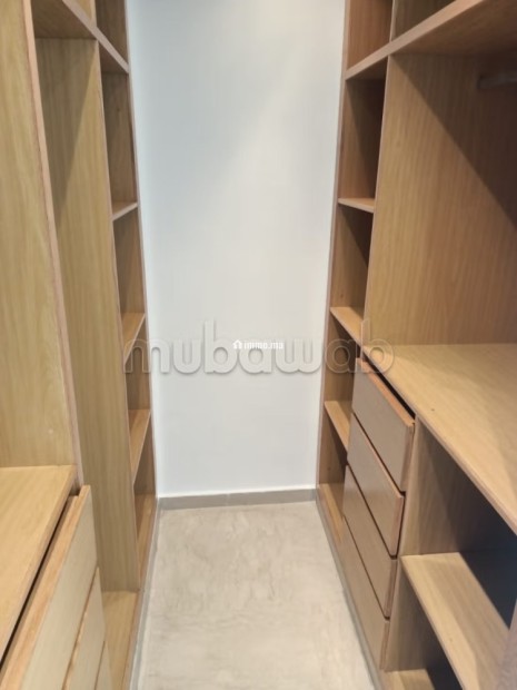 Superbe appartement à louer à Palmier.
Surface totale 170 m².
Avec ascenseur et terrasse - Location Immobilier - Casablanca - photo 5