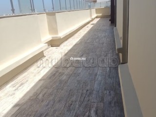 Superbe appartement à louer à Palmier.
Surface totale 170 m².
Avec ascenseur et terrasse - Appartement à louer - Casablanca