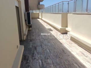 Superbe appartement à louer à Palmier.
Surface totale 170 m².
Avec ascenseur et terrasse - Appartement à louer - Casablanca