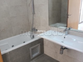 Superbe appartement à louer à Palmier.
Surface totale 170 m².
Avec ascenseur et terrasse - Appartement à louer - Casablanca