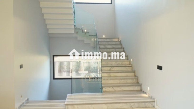 villa-contemporaine-en-front-de-golf-ligne-epure-big-8
