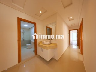 Appartement en vente à Hay Atlas. 4 pièces confortables. Parking et ascenseur - Appartement à vendre - Fes