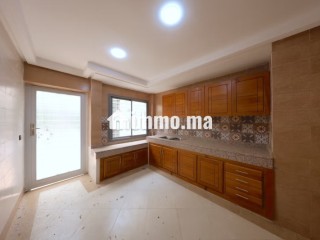 Appartement en vente à Hay Atlas. 4 pièces confortables. Parking et ascenseur - Appartement à vendre - Fes