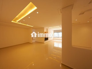 Appartement en vente à Hay Atlas. 4 pièces confortables. Parking et ascenseur - Appartement à vendre - Fes