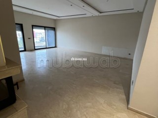 Appartement en location à Les princesses. 4 grandes pièces. Fenêtres double vitrage et chauffage central - Appartement à louer - Casablanca