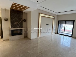 Appartement en location à Les princesses. 4 grandes pièces. Fenêtres double vitrage et chauffage central - Appartement à louer - Casablanca