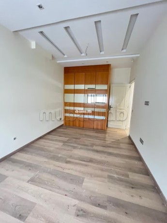 appartement-en-location-a-les-princesses-4-grandes-pieces-fenetres-double-vitrage-et-chauffage-central-big-10