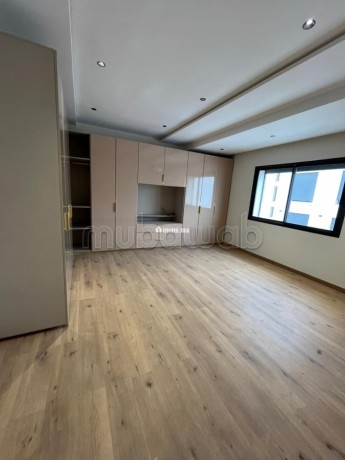 appartement-en-location-a-les-princesses-4-grandes-pieces-fenetres-double-vitrage-et-chauffage-central-big-16