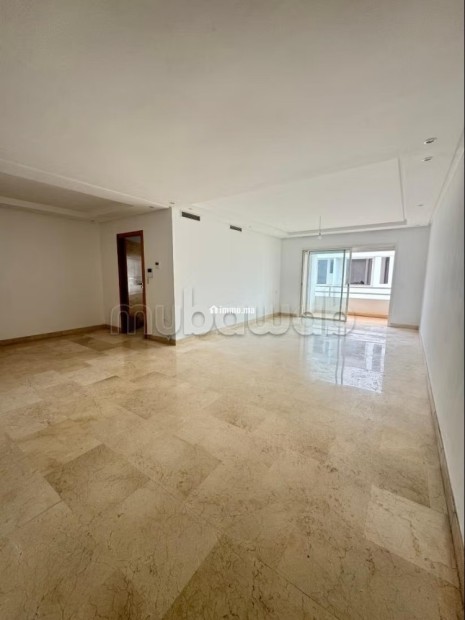 Louez cet appartement à El Menzeh. Surface totale 138 m². Porte blindée, salon marocain - Location Immobilier - Autre - photo 2