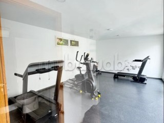 Louez cet appartement à El Menzeh. Surface totale 138 m². Porte blindée, salon marocain - Appartement à louer - Autre