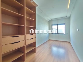 Très bel appartement en location à Ferme Bretonne Hay Arraha. 2 belles chambres. Conciergerie à disposition, système de climatisation - Appartement à louer - Casablanca