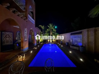 Villa de luxe à vendre à Tahannaout. 12 chambres agréables. Double vitrage et vue sur le grand Atlas - Villa à vendre - Autre