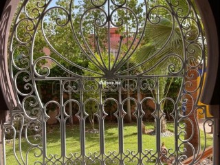 Villa de luxe à vendre à Tahannaout. 12 chambres agréables. Double vitrage et vue sur le grand Atlas - Villa à vendre - Autre