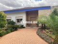 Splendide villa à vendre à Bouskoura labissa. 4 belles chambres. Tout confort avec piscine et cheminée - miniature 1