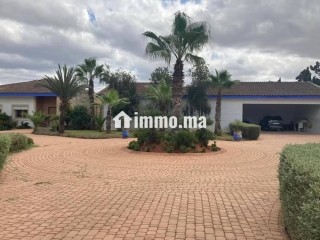 Splendide villa à vendre à Bouskoura labissa. 4 belles chambres. Tout confort avec piscine et cheminée - Villa à vendre - Bouskoura