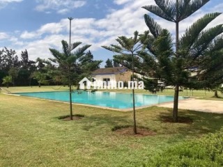 Splendide villa à vendre à Bouskoura labissa. 4 belles chambres. Tout confort avec piscine et cheminée - Villa à vendre - Bouskoura