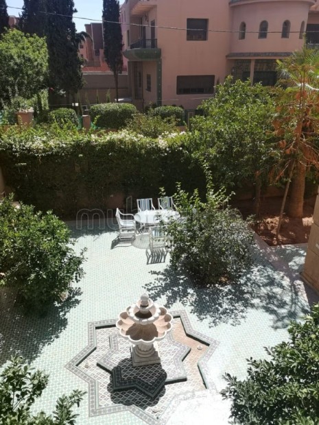 Au cœur de la ville dans un quartier résidentiel, belle et grande villa avec un gros potentiel - Vente Immobilier - Marrakech - photo 5