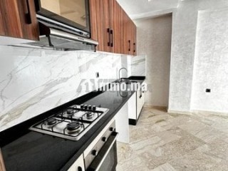 Studio vide quartier Les Hôpitaux terrasse - Appartement à louer - Casablanca