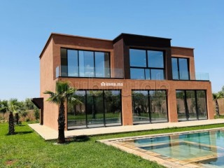 VILLA 360 m2 TITRÉE SUR TERRAIN DE 2000 m2 km29 - Villa à vendre - Marrakech