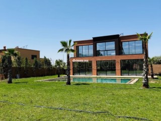 VILLA 360 m2 TITRÉE SUR TERRAIN DE 2000 m2 km29 - Villa à vendre - Marrakech