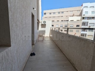 Appartement en location en Centre. Surface de 90 m². Service de concierge et climatisation - Appartement à louer