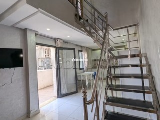 Appartement en location en Centre. Surface de 90 m². Service de concierge et climatisation - Appartement à louer