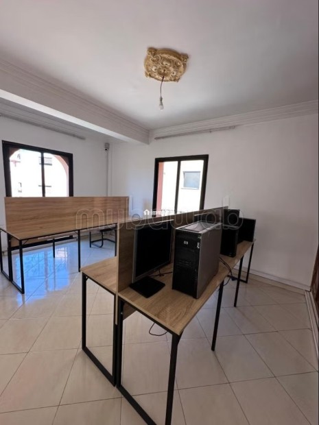 Beaux bureaux à louer à Majorelle vide. Superficie 96 m². Parking et ascenseur - Location Immobilier - Marrakech - photo 1